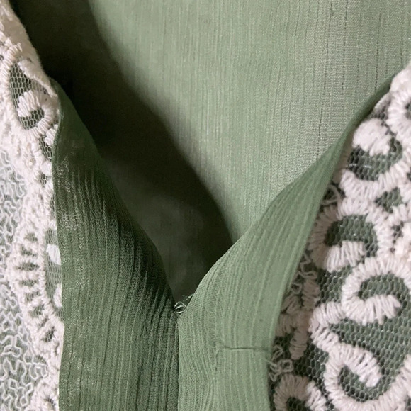 Sheer Lace Top Embroidered Blouse Gathered Long Sleeve Size Large - Picture 5 of 9